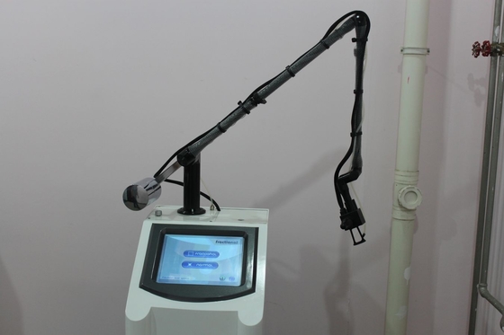 Carbon Dioxide Co2 Fractional Laser Máy / Thiết bị Đối với phẫu thuật Scar diệt