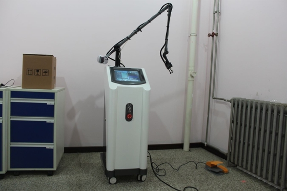 Carbon Dioxide Co2 Fractional Laser Máy / Thiết bị Đối với phẫu thuật Scar diệt